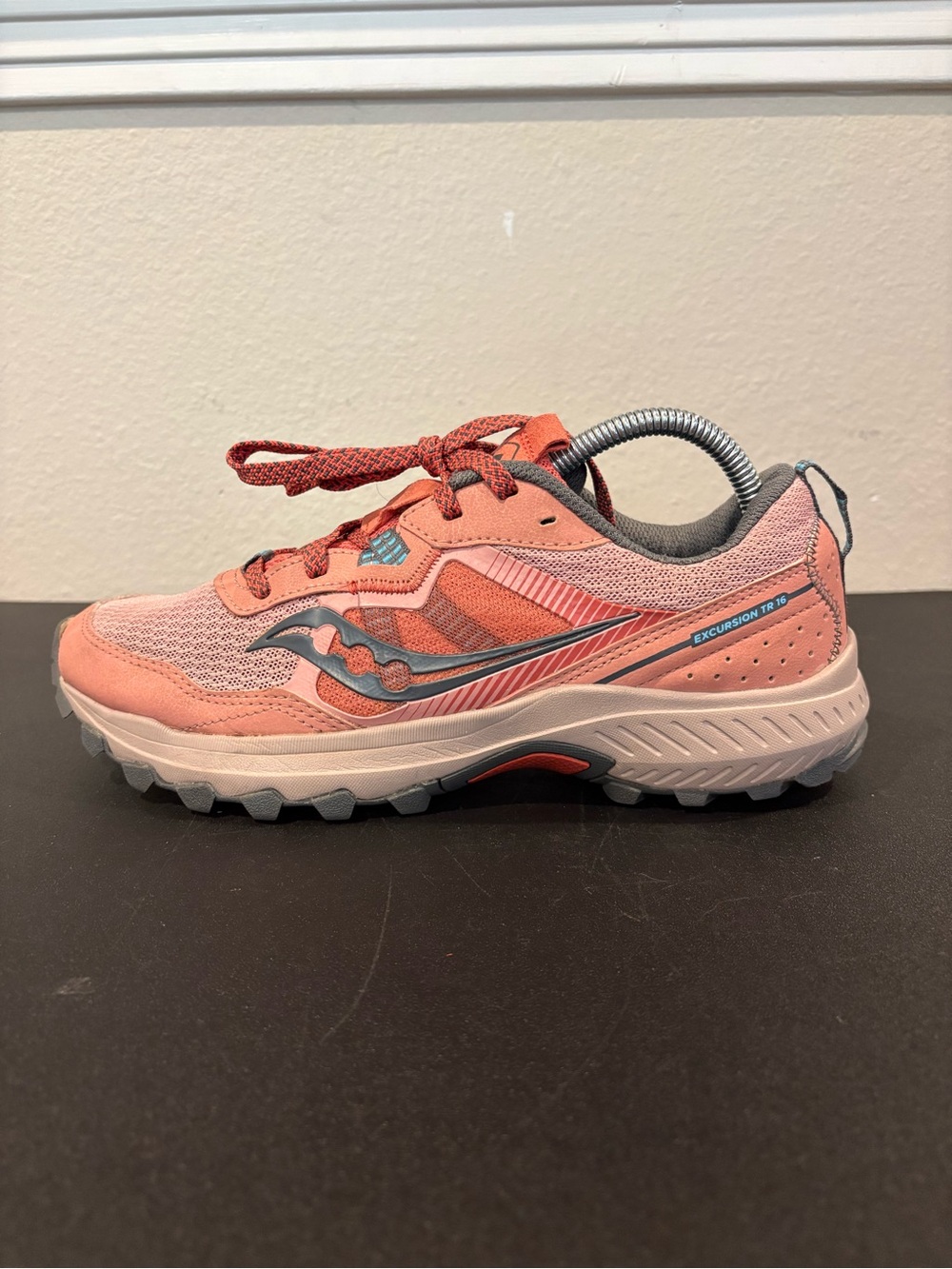 Saucony Excursion TR16 Womens Size 9.5 Running Shoes Sneakers S10744-30 Pink - Picture 3 of 9